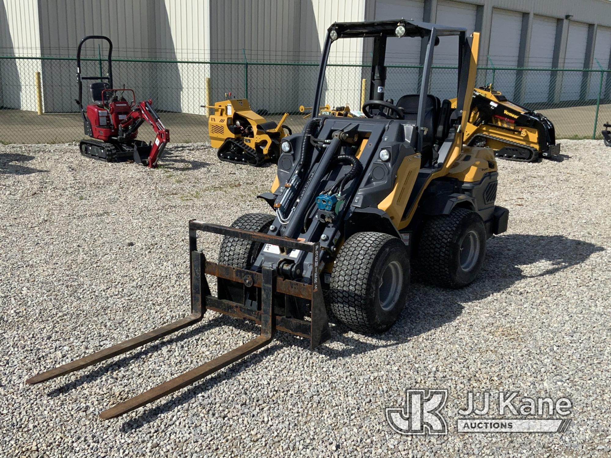 (Newburgh, IN) 2022 Vermeer ATX720 Compact Articulated Loader Runs & Operates) (Wrench Light On