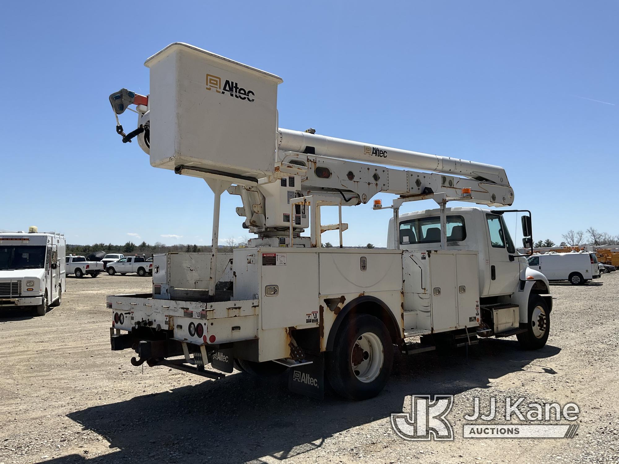 (Shrewsbury, MA) Altec AA55-MH, Material Handling Bucket Truck , 2018 International Durastar 4300 Ut