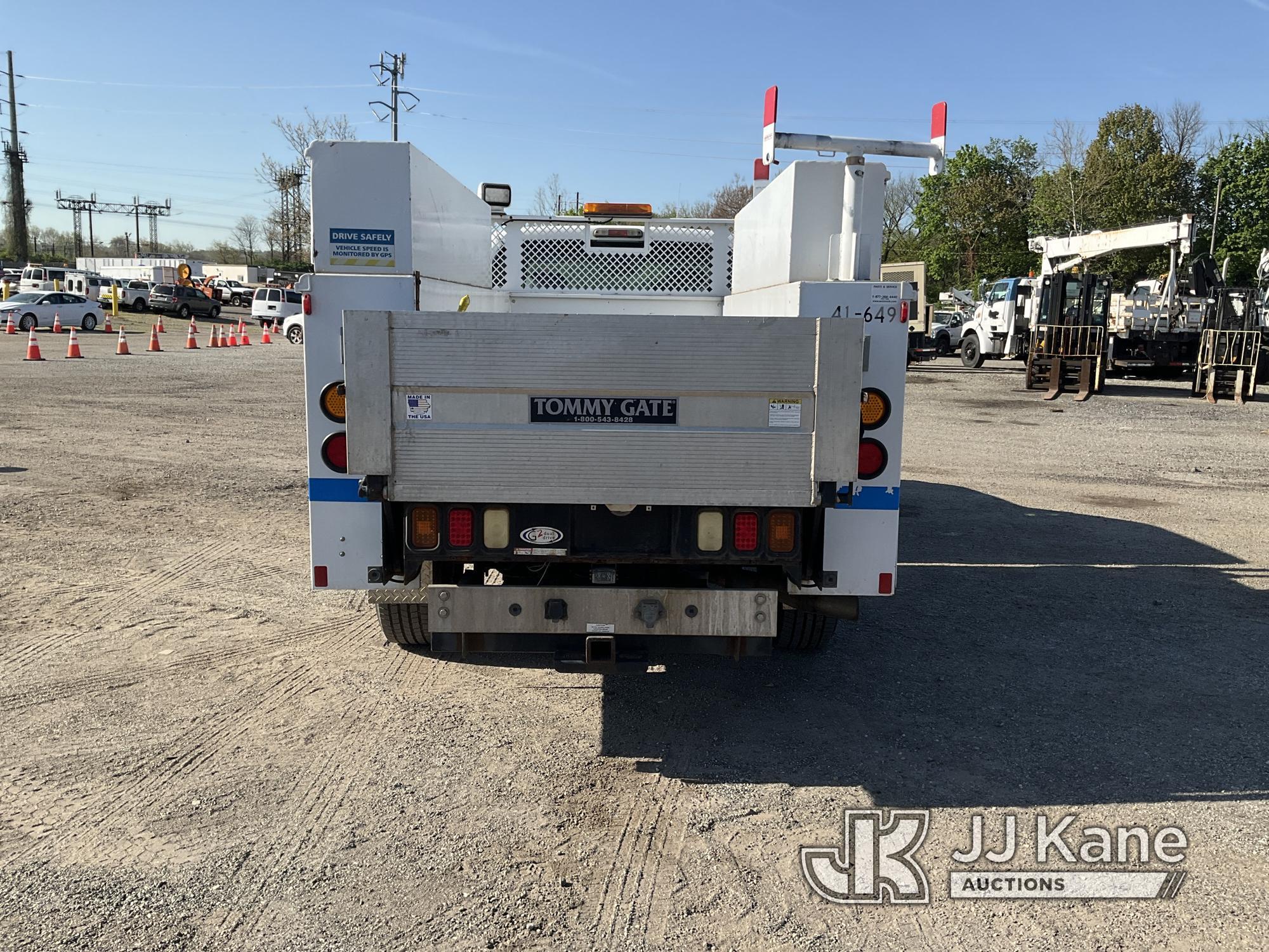 (Plymouth Meeting, PA) 2013 Ford F350 4x4 Extended-Cab Service Truck Runs & Moves, Missing Rear Seat