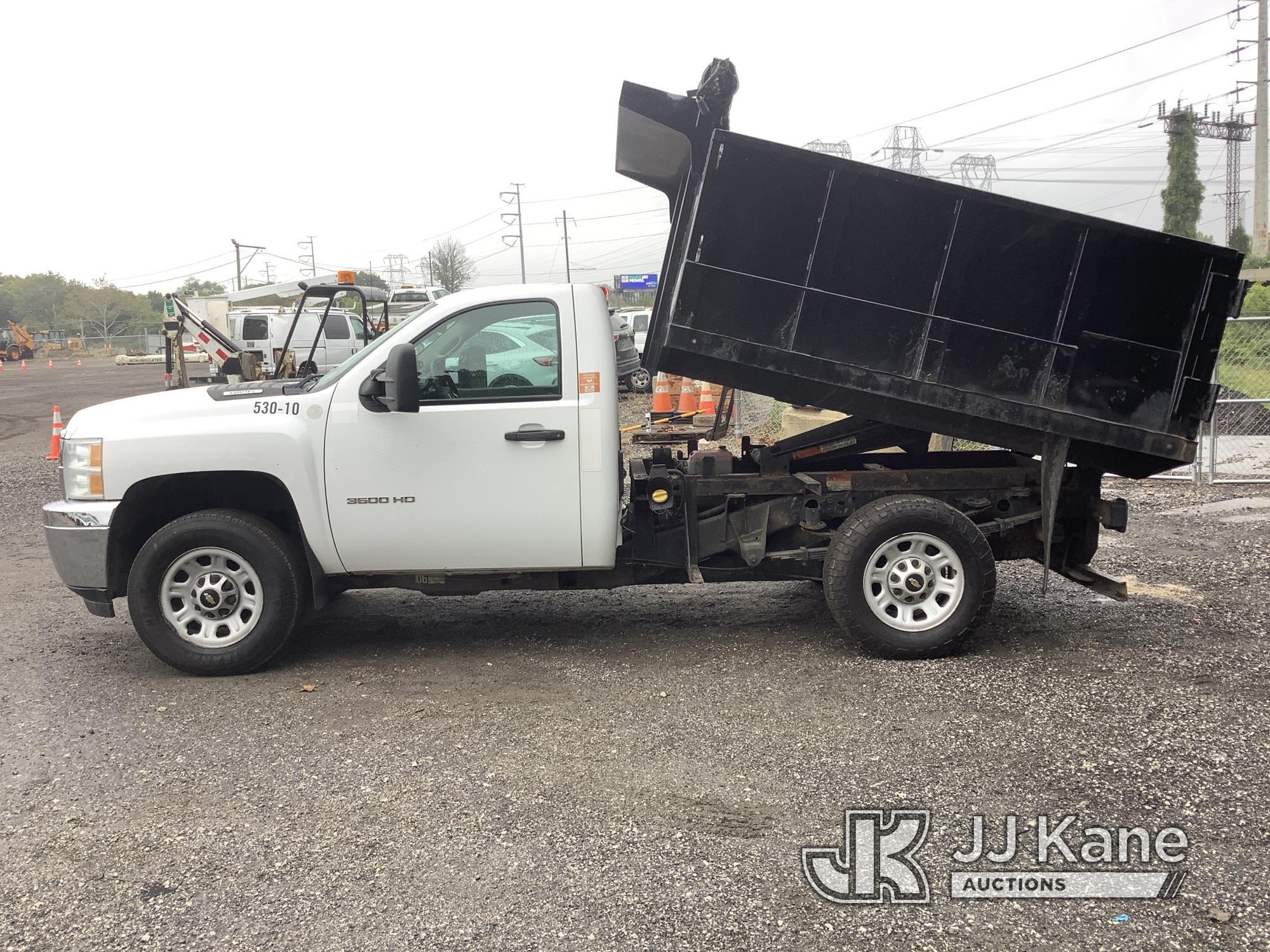 (Plymouth Meeting, PA) 2014 Chevrolet Silverado 3500HD 4x4 Dump Truck Runs Moves & Dump Operates, En