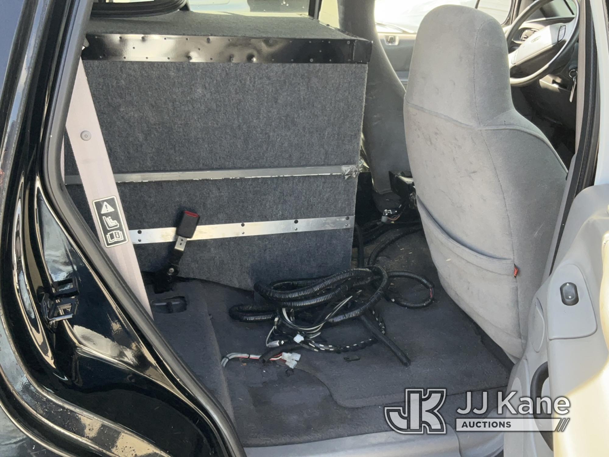 (Jurupa Valley, CA) 2002 Ford Expedition XLT Sport Utility Vehicle Runs & Moves, Paint Damage, Needs