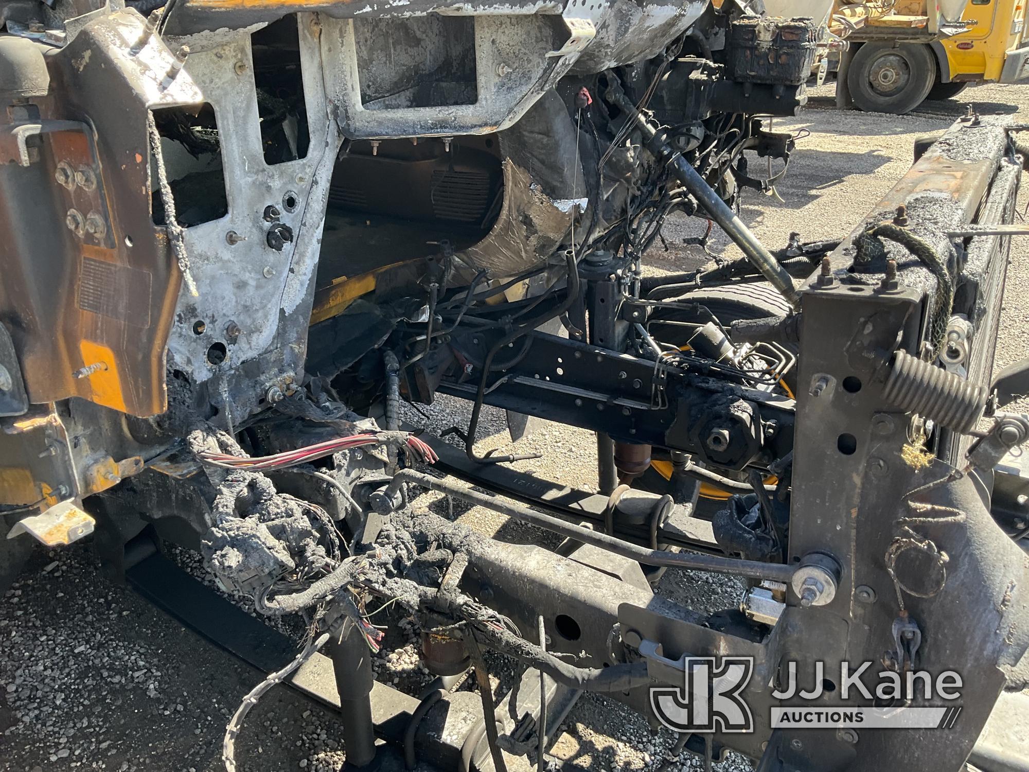 (Jurupa Valley, CA) 2009 Chevrolet C5V042 CUTAWAY Not Running, Fire Damage, Stripped of Parts