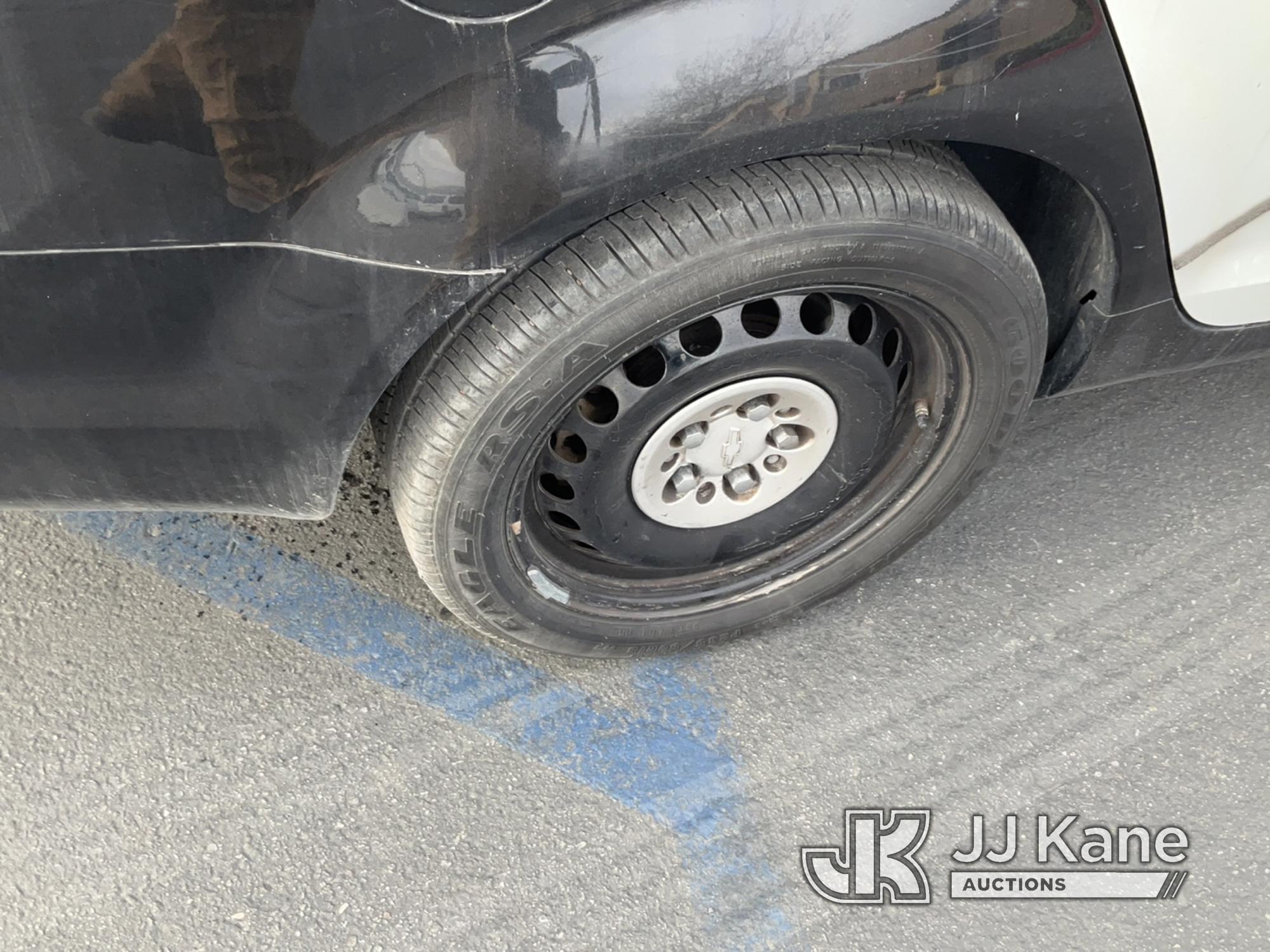 (Jurupa Valley, CA) 2014 Chevrolet Caprice 4-Door Sedan Runs & Moves, Interior Is Stripped Of Parts