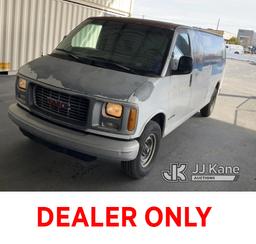 (Jurupa Valley, CA) 2000 GMC Savana G3500 Extended Cargo Van Does Not Start, Paint Damage, Fuel Gaug