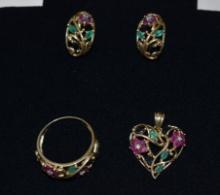 STUNNING GOLD 4 PIECE JEWLERY SET!!