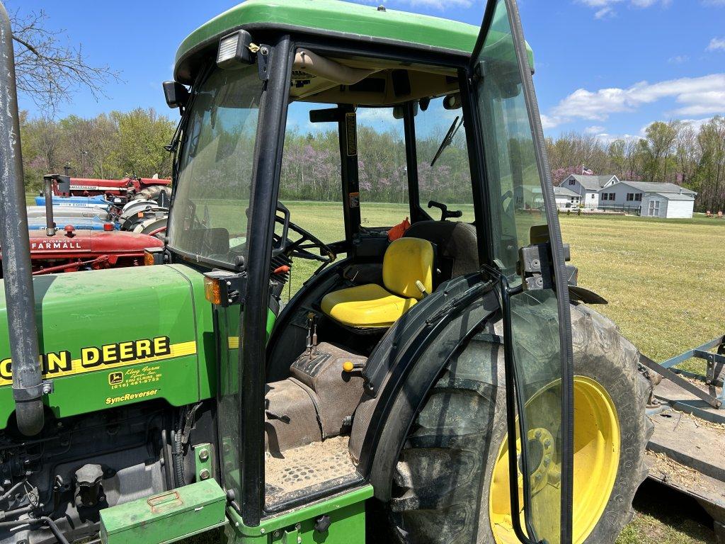 JOHN DEERE 5510N TRACTOR, NARROW FRONT, CAB, HEAT & AC, 3PT, PTO, 2-REMOTES, 14.9-28 REAR TIRES, SYN