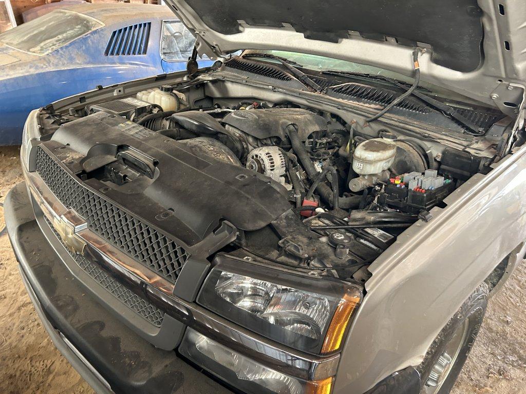 2004 CHEVY 1500 SILVERADO REGULAR CAB PICKUP, LONG BOX, 4.8L V8 GAS ENGINE, AUTO TRANSMISSION, MILES