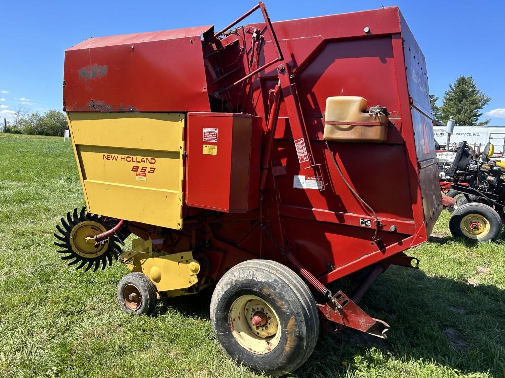 NEW HOLLAND 853 ROUND BALER, 6' PICKUP, WITH MONITOR, TWINE WRAP, BALE SIZE 5' X 6', 540 PTO, S/N: 7