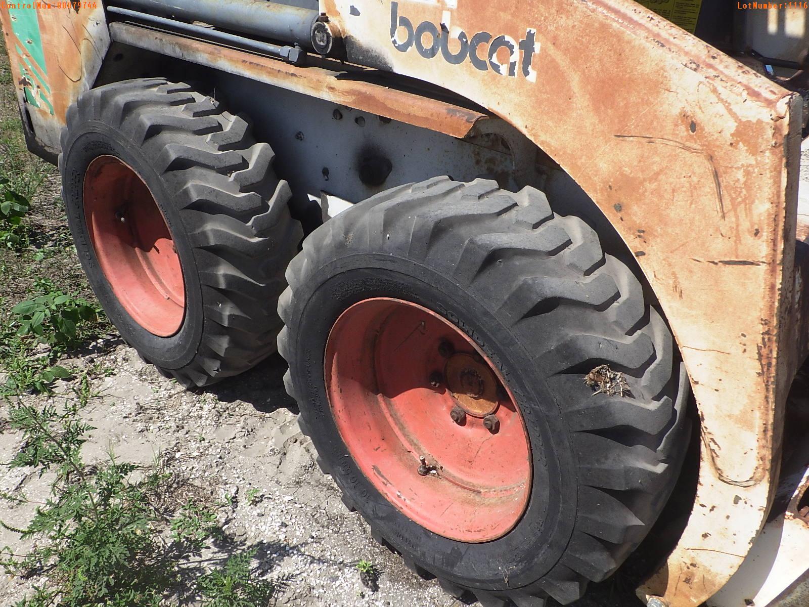 5-01116 (Equip.-Loader skid steer)  Seller: Gov-City of Temple Terrace BOBCAT 64