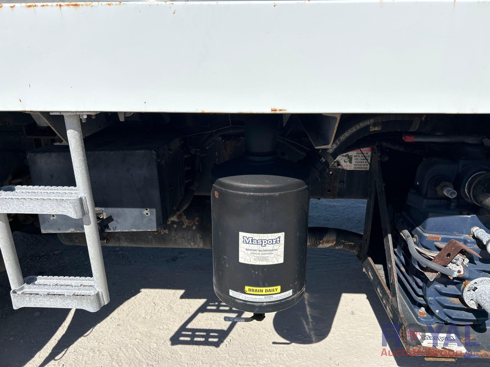 1994 Ford F800 2500 Gallon Water Truck