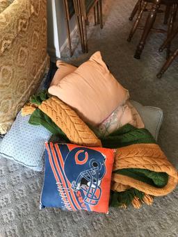 Chicago Bears Pillow, Assorted pillows/throw