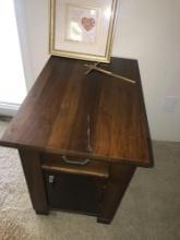 End table /cross/picture