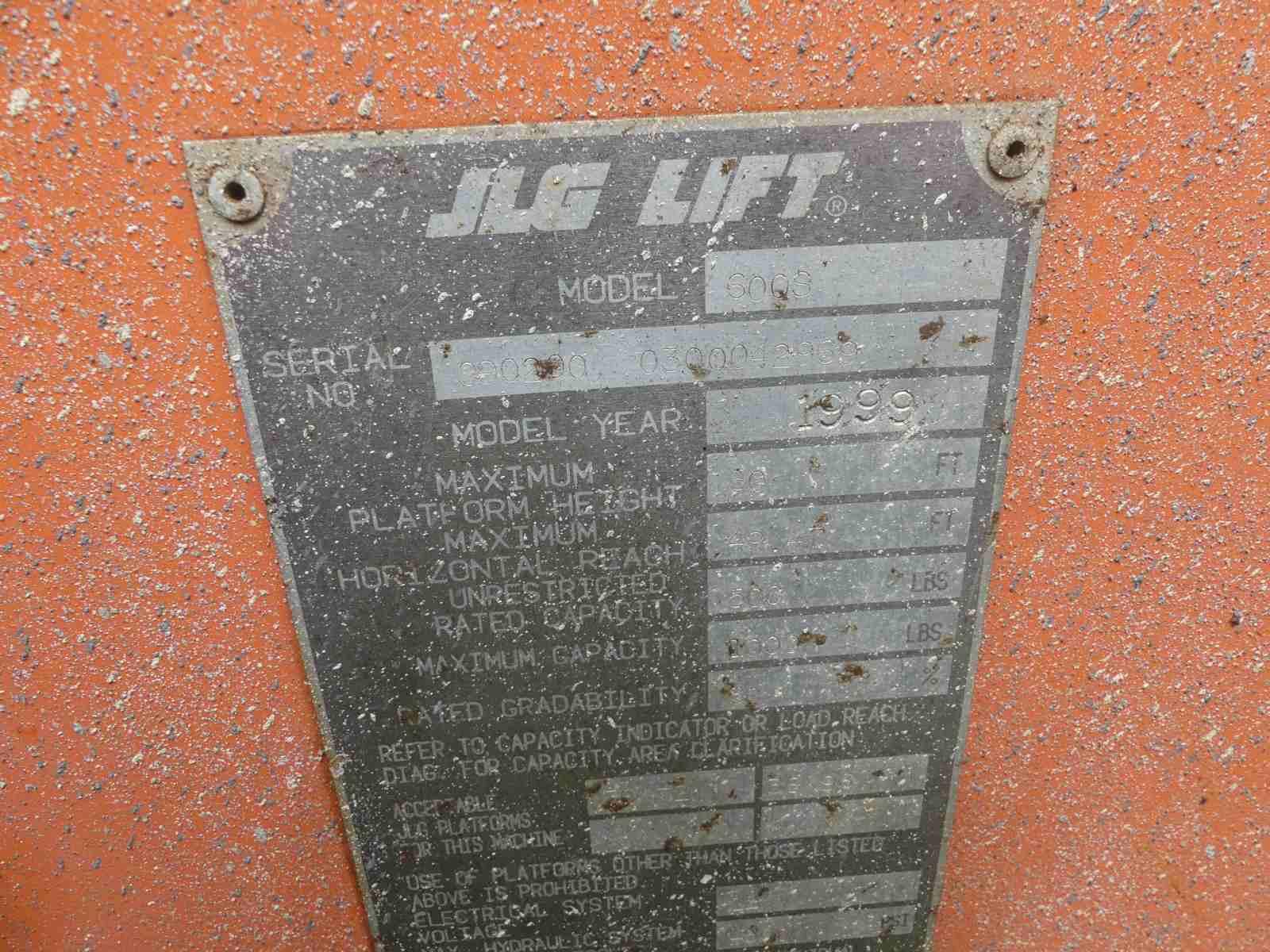 JLG 600S 4WD Boom-type Manlift, s/n 300042969: Gas Eng., Meter Shows 4546 h