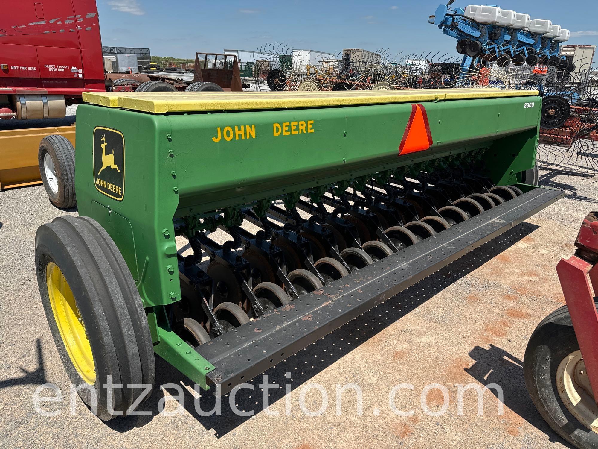 JD 8300 GRAIN DRILL, 16-10", DD