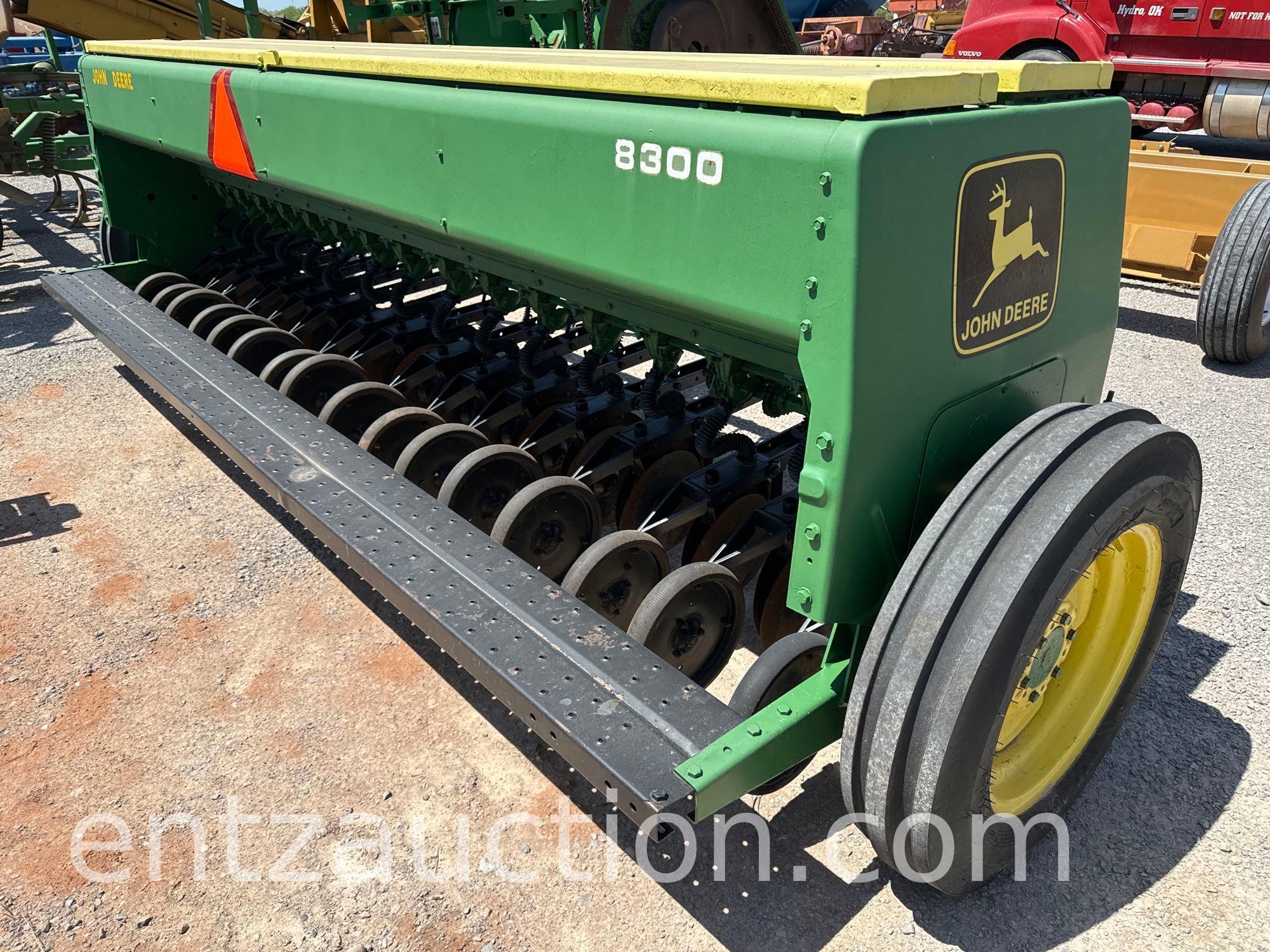 JD 8300 GRAIN DRILL, 16-10", DD