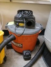 Rigid wet/dry vacuum