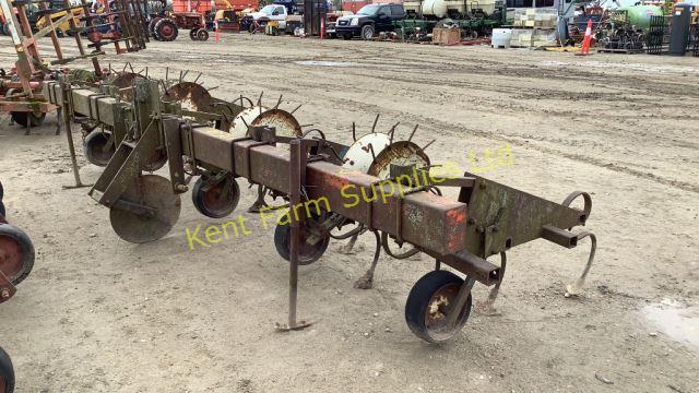 4 ROW WIDE CULTIVATOR