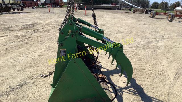 BRAND NEW 6' BUCKET WITH  3 HYDRUALIC HOSES