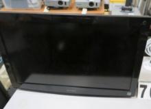 Dynex 30" Television with Incomplete Wall Mount, Tested