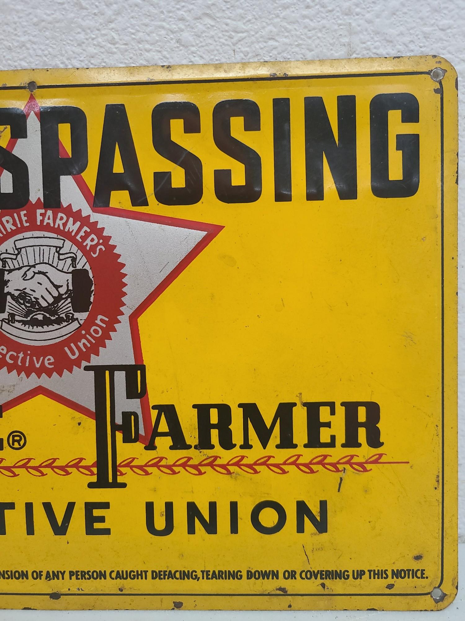 SST Embossed, No Trespassing Prairie Farmer Reward Sign