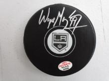 Wayne Gretzky of the LA Kings signed autographed hockey puck PAAS COA 559