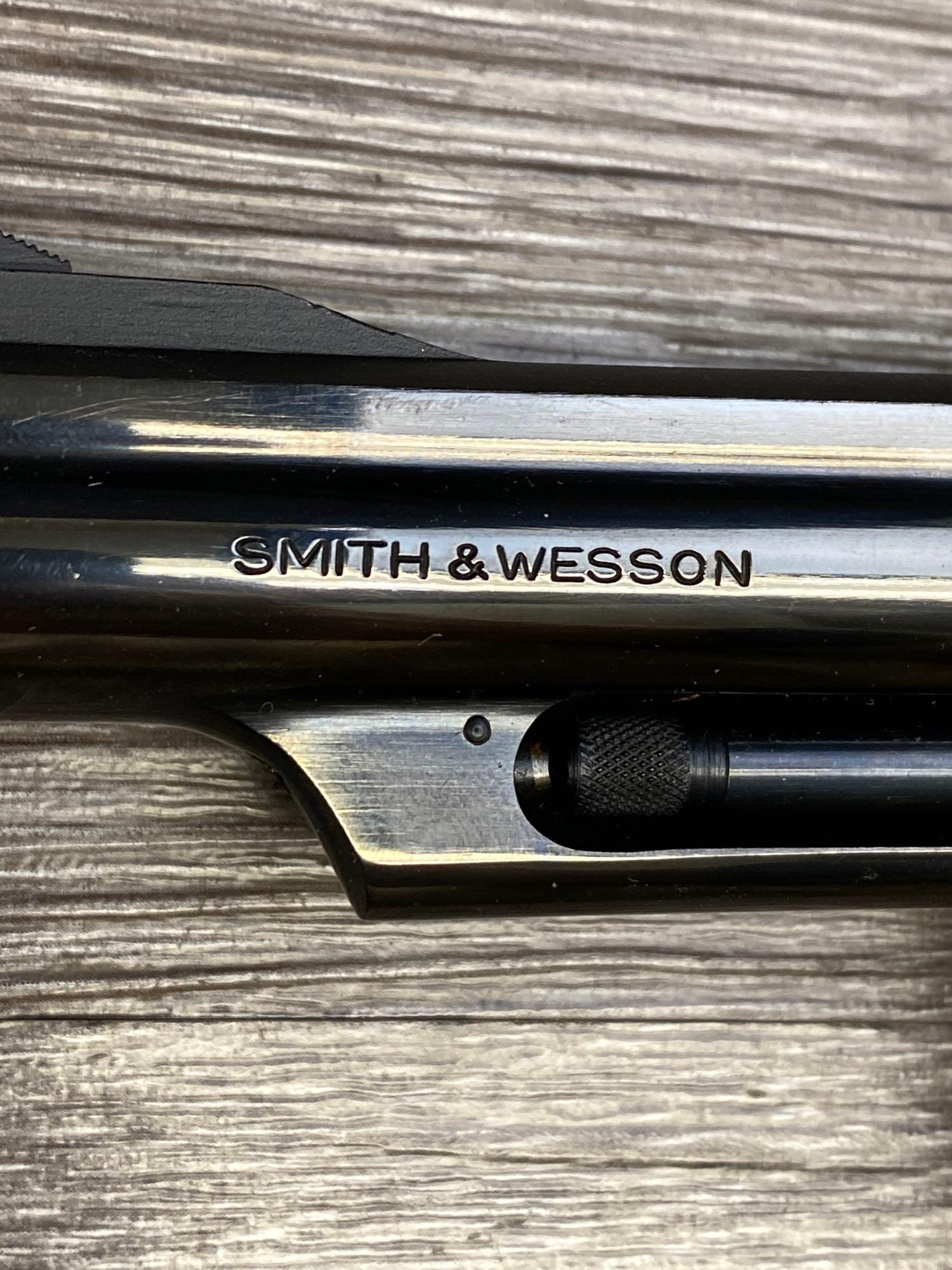 SMITH & WESSON MODEL 19-3 DA .357 MAGNUM CAL. REVOLVER W/FACTORY BOX