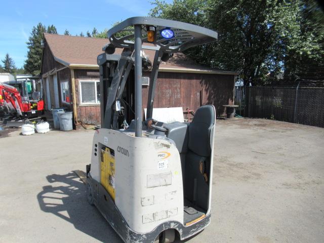 2014 CROWN NARROW ISLE STAND UP 36V ELECTRIC FORKLIFT