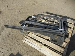 2024 GIYI SKID STEER 5' X 3" FORK ATTACHMENT (UNUSED)