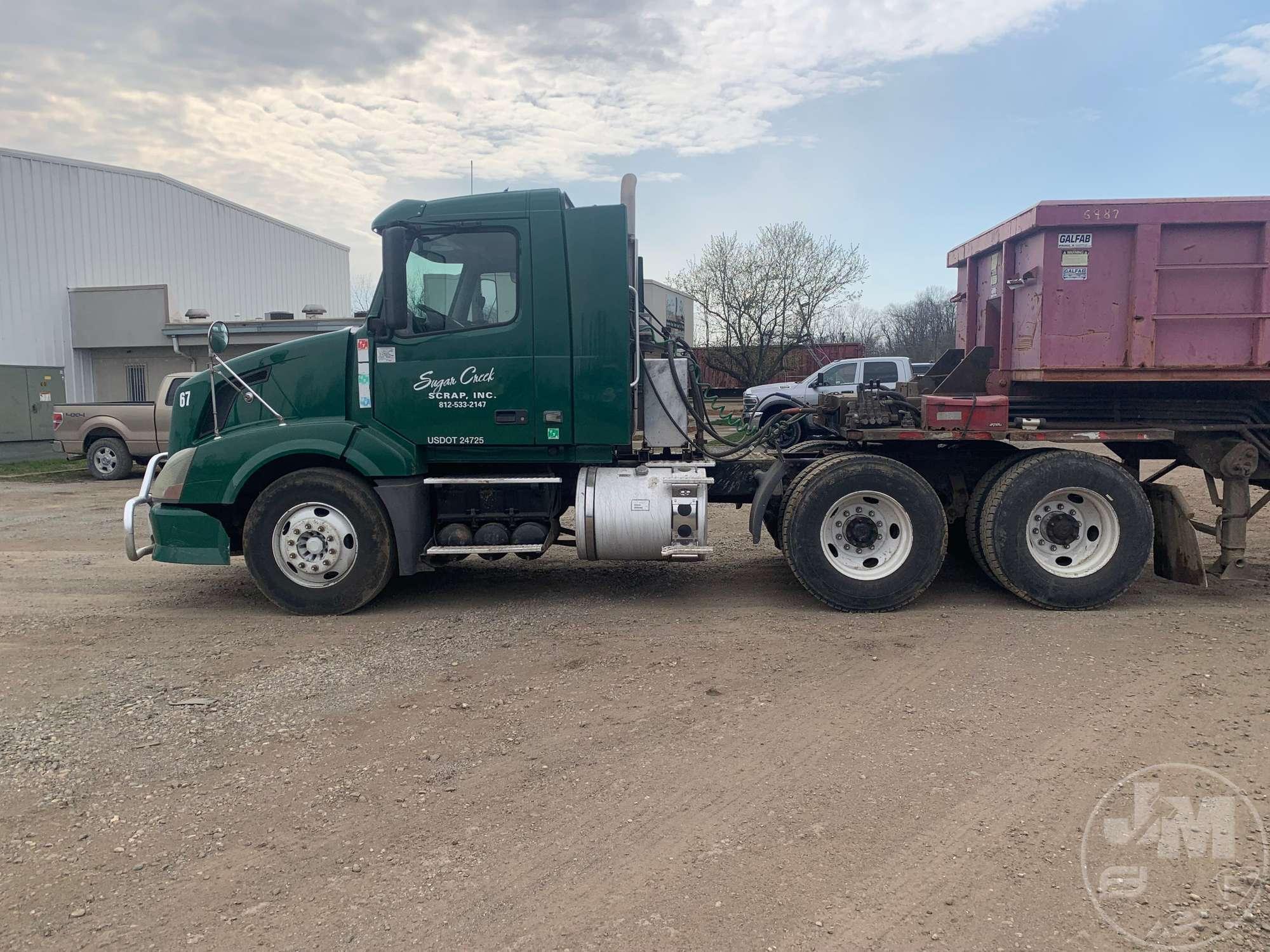 2009 VOLVO TRUCK VNL TANDEM AXLE DAY CAB TRUCK TRACTOR VIN: 4V4NC9EH49N279456