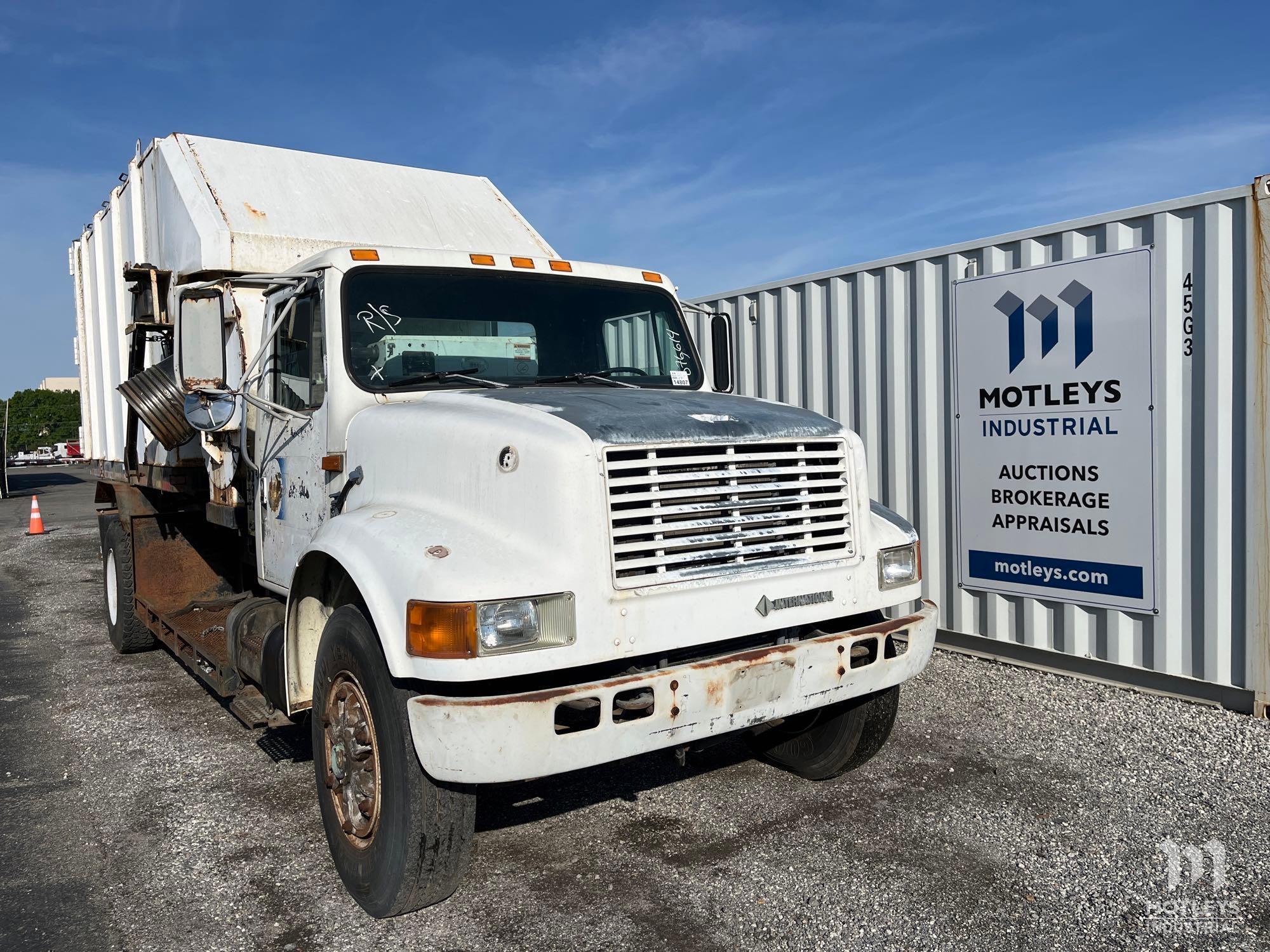 1992 International Solid Waste Truck