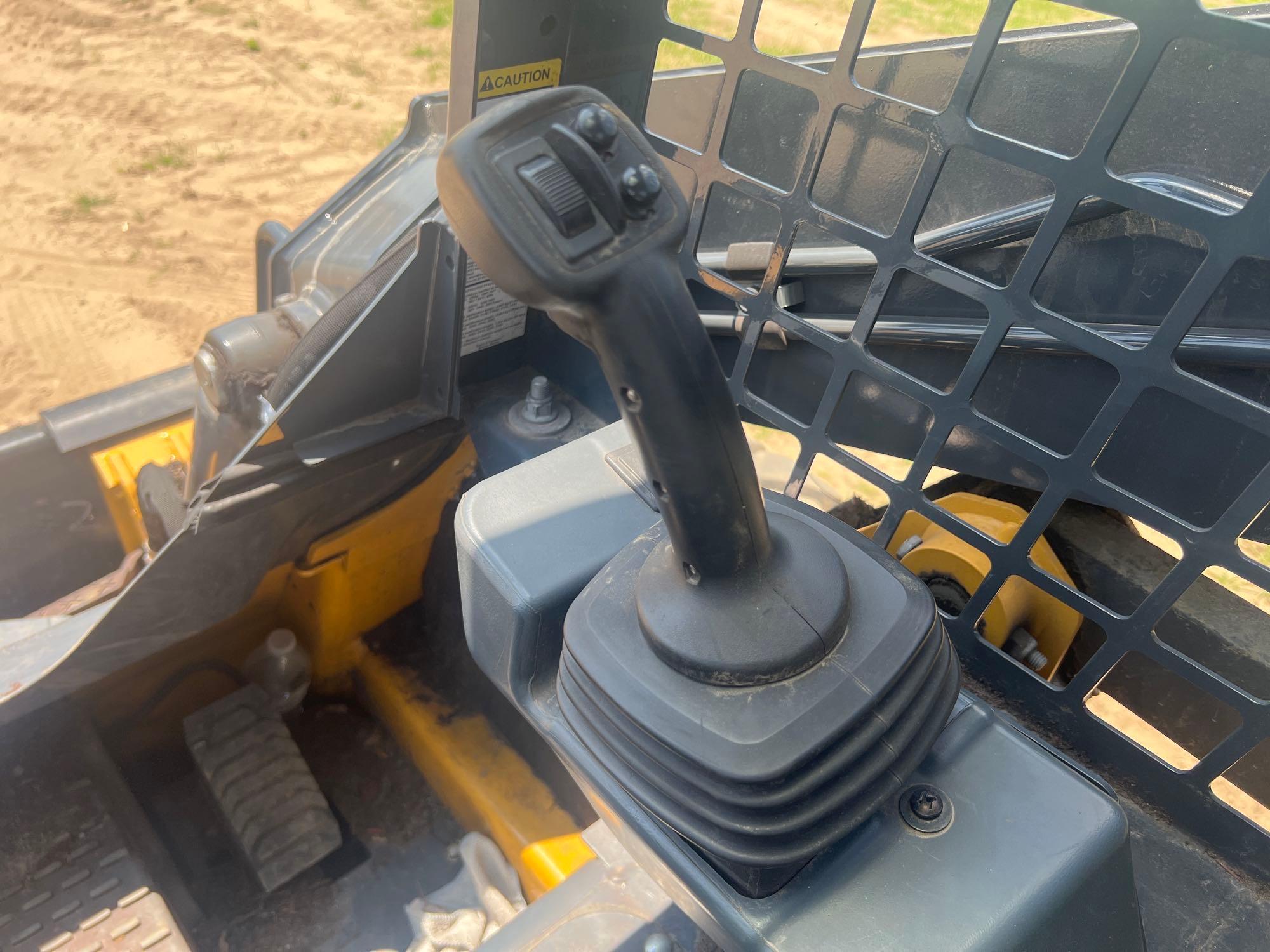 2021 JOHN DEERE 318G SKID STEER