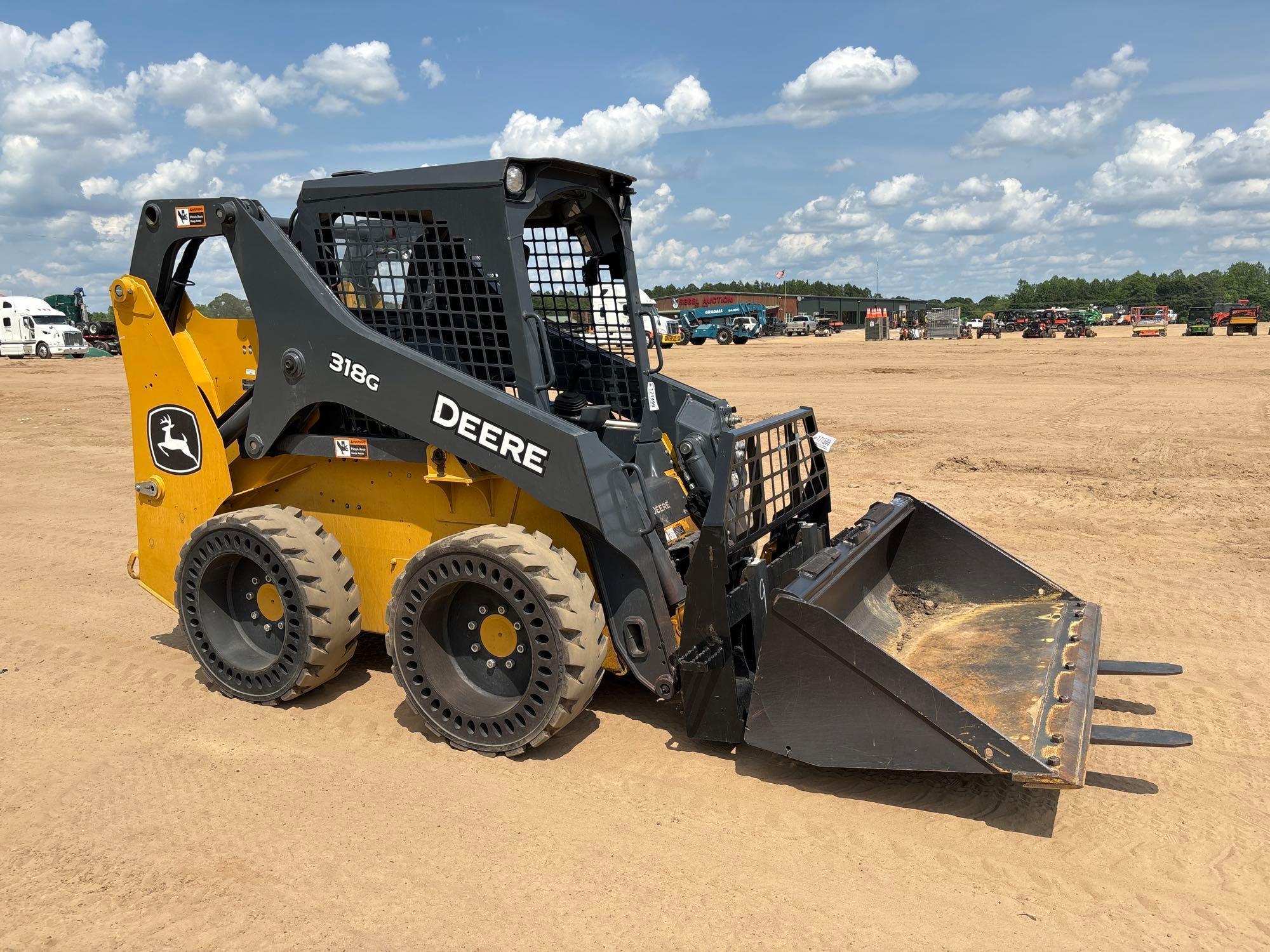 2021 JOHN DEERE 318G SKID STEER