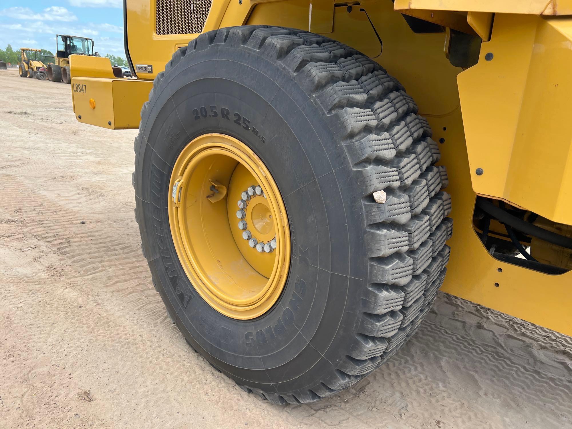 2020 CATERPILLAR 926M RUBBER TIRE LOADER