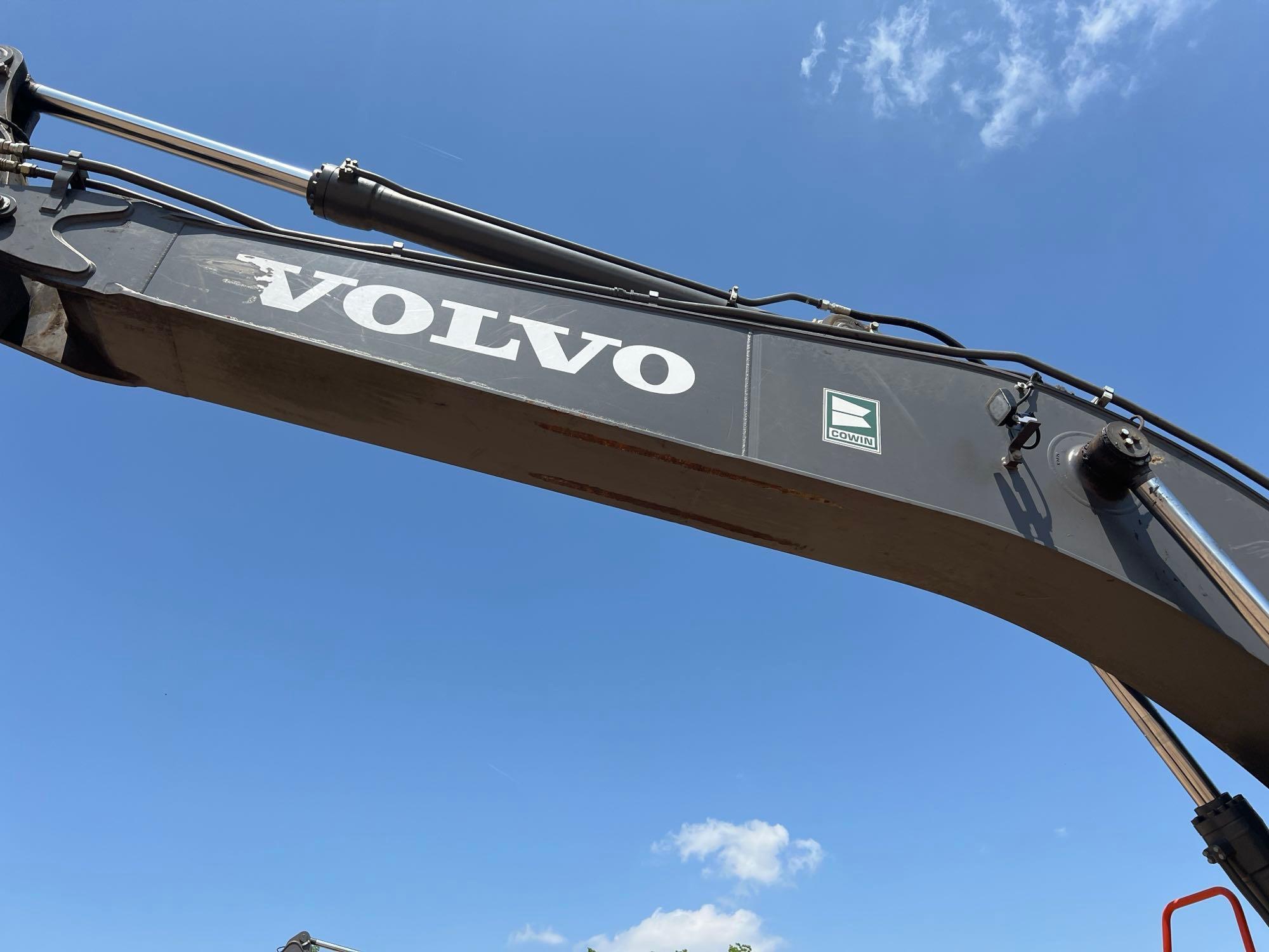 2022 VOLVO EC200EL EXCAVATOR