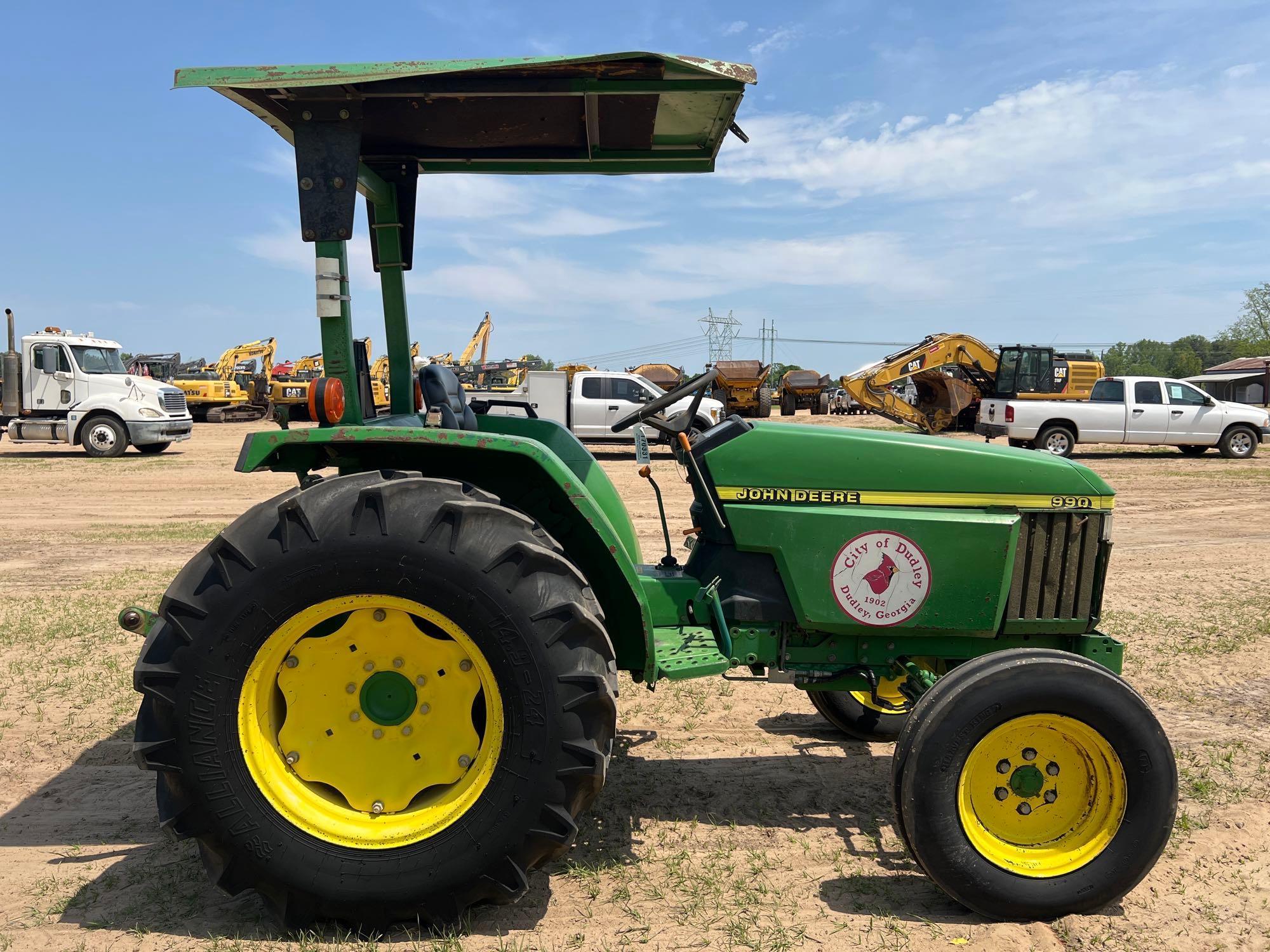 1996 JOHN DEERE 990 TRACTOR