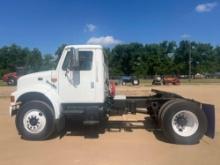 2000 INTERNATIONAL 4900 DAY CAB S/A ROAD TRACTOR