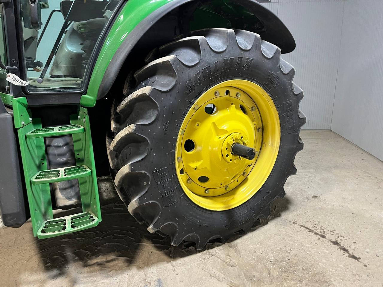 John Deere 7520 Tractor