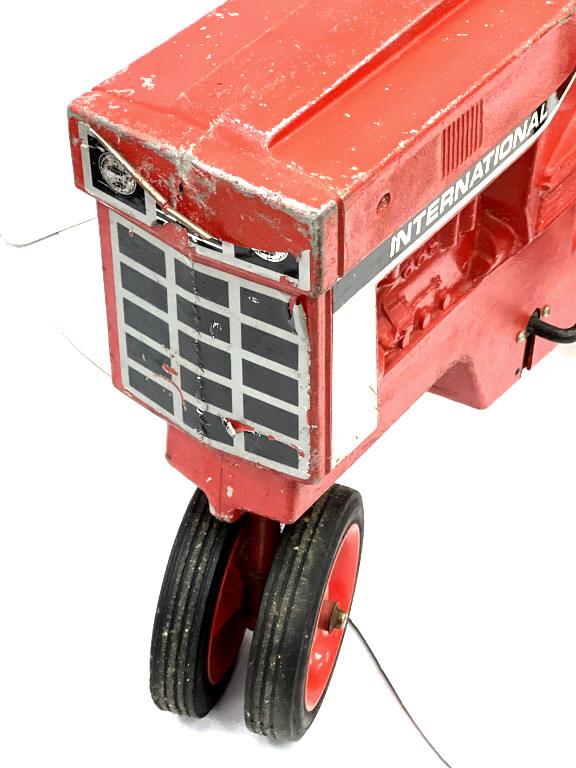 ERTL IH Pedal Tractor Model 110