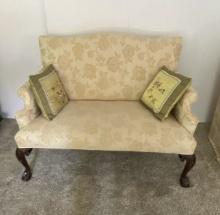 SCROLL ARM CREAM UPHOLSTERED SETTEE