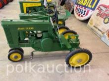 JOHN DEERE LARGE 60 PEDAL TRACTOR