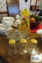 50's shakers, juicers and container