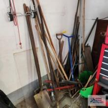 Lot of gardening tools, luggage cart, wreath...and pruning saw