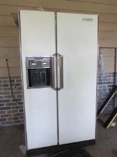 Temp Master Side by Side Refrigerator with Ice/Water in Door