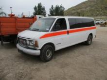 2002 GMC 3500 Savana Passenger Van,