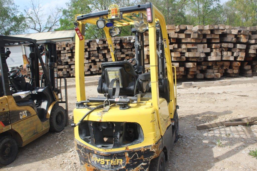 Hyster Fortis 4000lb Forklift, Propane, Solid Tires, Side Shift, 48" Forks,