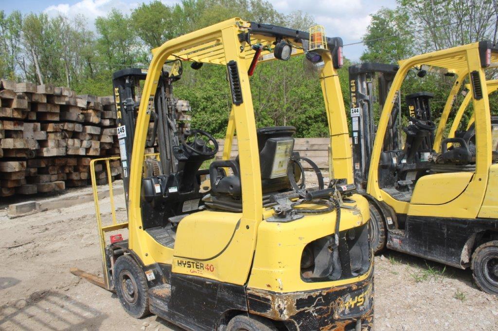 Hyster Fortis 4000lb Forklift, Propane, Solid Tires, Side Shift, 48" Forks,