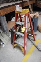 4' Fiberglass Step Ladder w/Plastic Rollaway Dolly