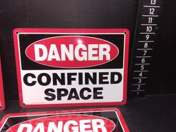 Collection 4 Metal Confined Space Signs