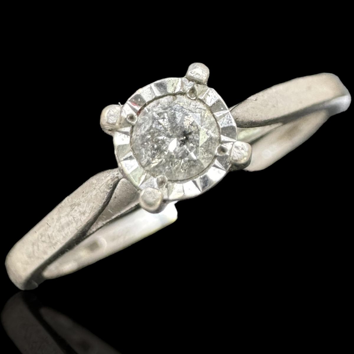 Estate sterling silver diamond ring