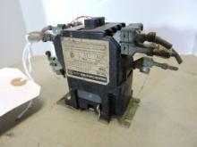 Westinghouse Industrial Control Relay / Cat. # BFF40G / 300V AC